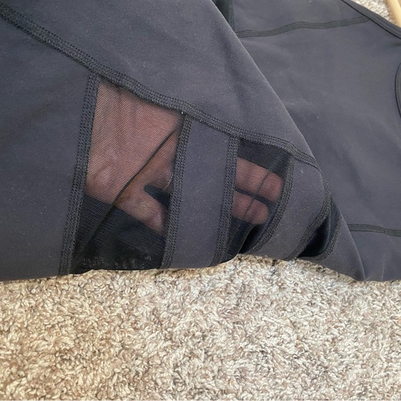 Beyond Yoga Triple Mesh Silhouette Tank Top - Picture 4 of 8